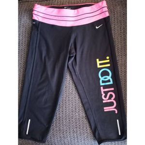 Women's Nike Dri-Fit Bermuda Capri Leggings - Small